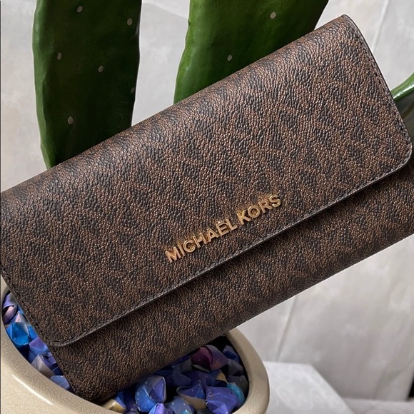 🌹Michael Kors Wallet🌹 - Picture 1 of 7